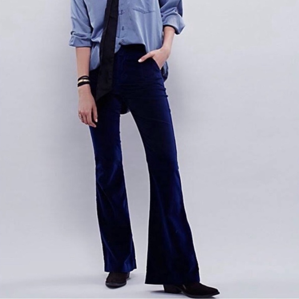 NWT Free People Women's Oxanna Stretch Velvet Flared Pants. Size 25.